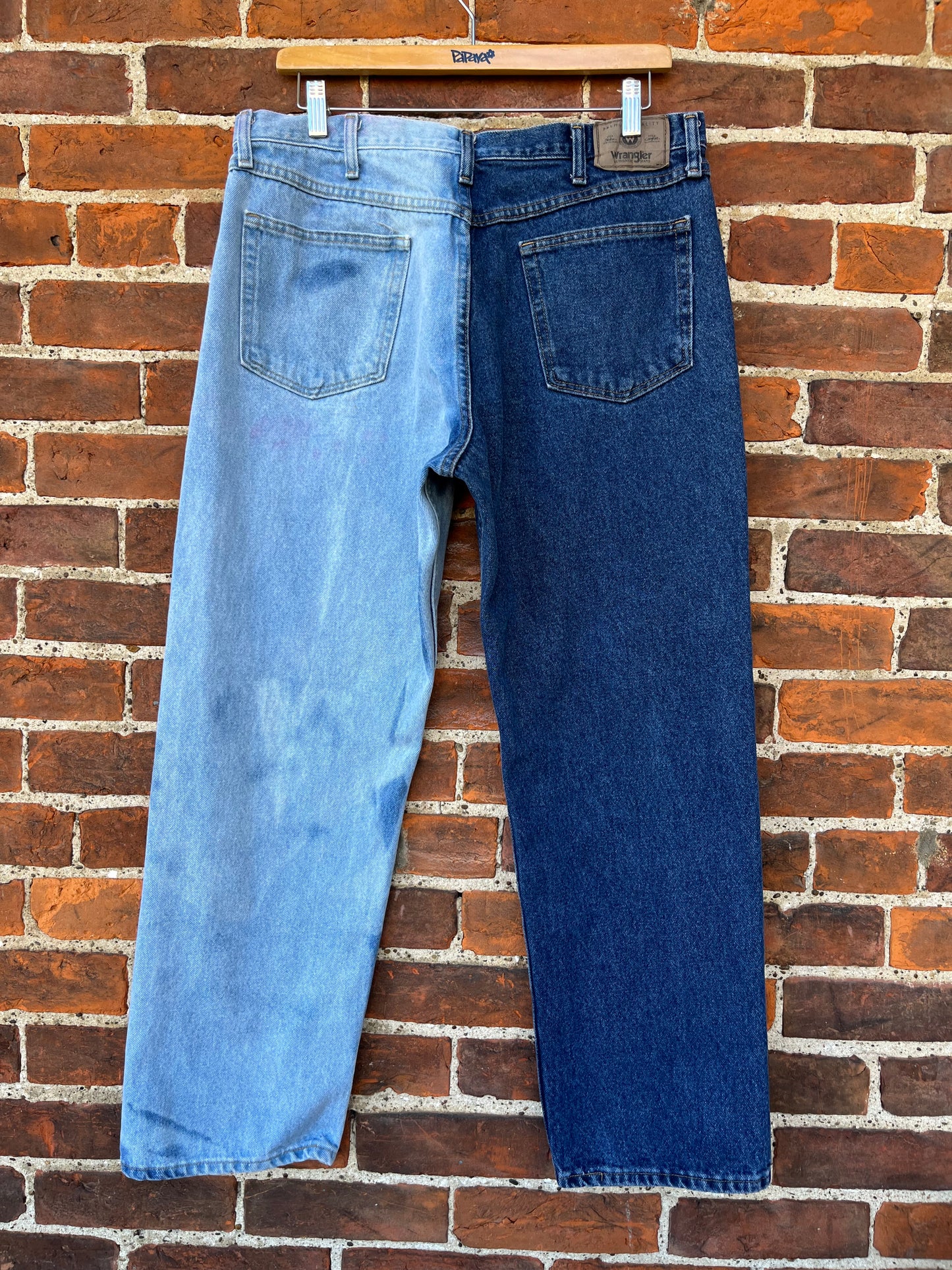 Split Bleach Wrangler Jeans | W: 36