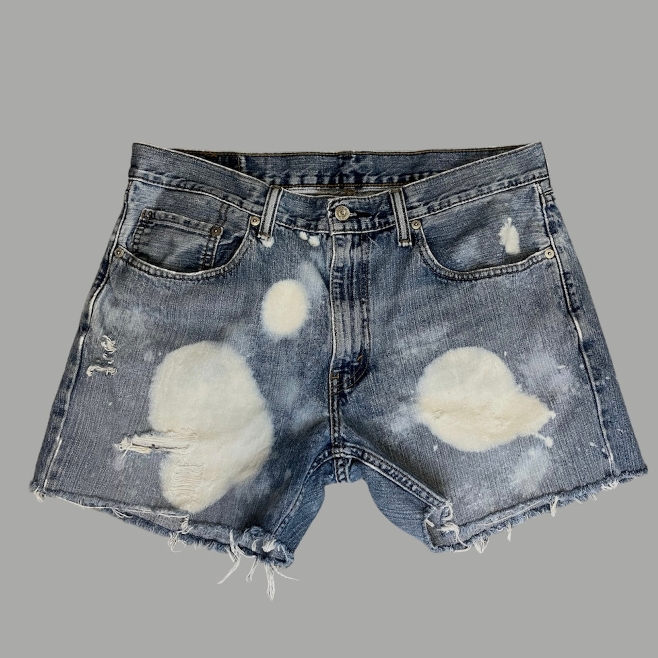 Bleached + Distressed Levi's 559 | W: 34